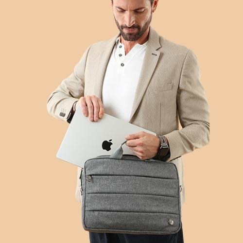 Grijze laptoptas driekwartaanzicht met voorvak met rits