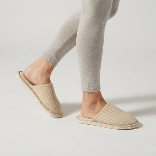 Gestreepte unisex slippers met zachte voering en een bies rond de zool