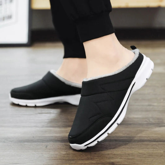 Pantoffels voor heren met witte sneakerzool, open hiel en zigzagstiksel op de wreef - zwart