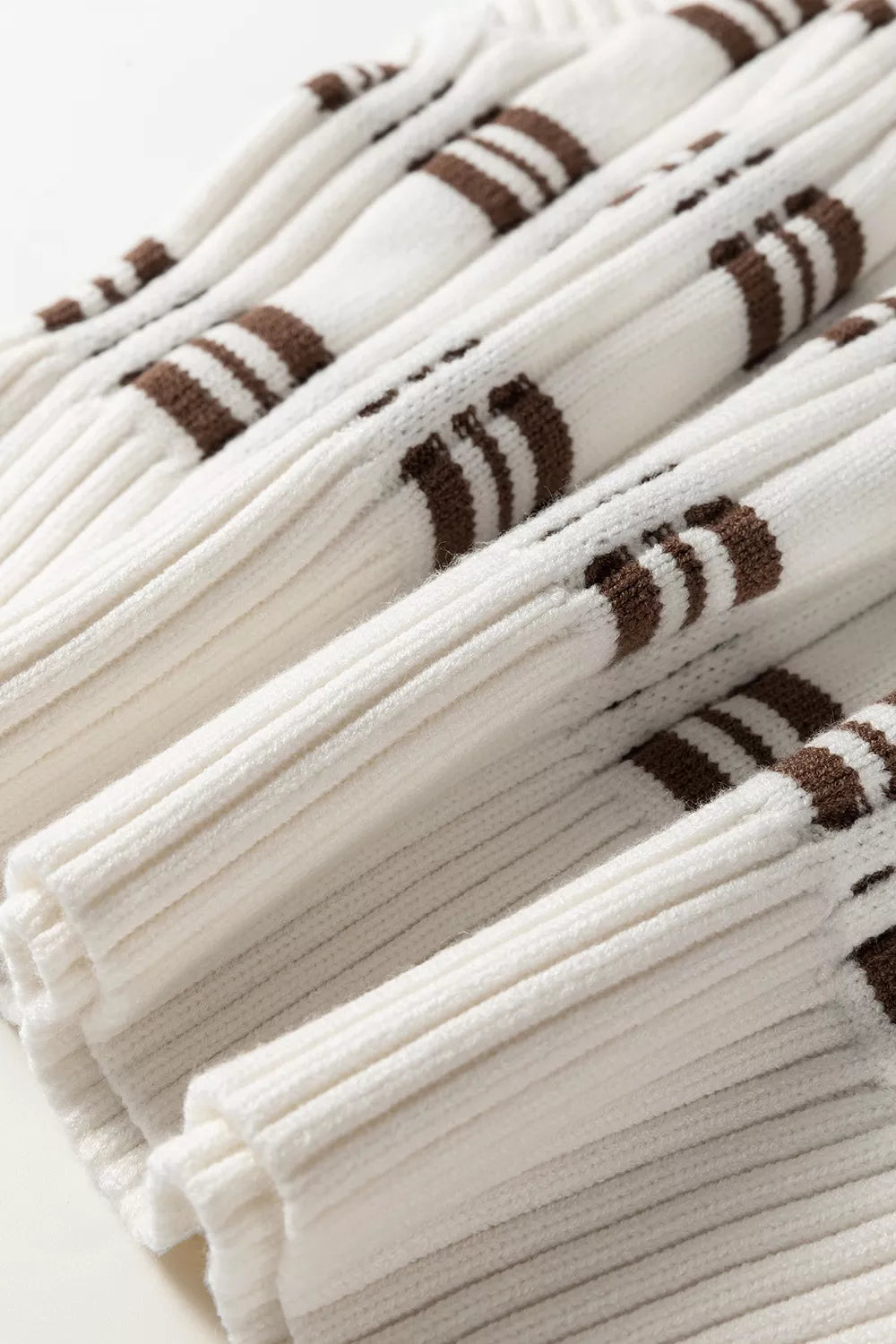 Korte spencer dames met streepmotief - detailfoto
