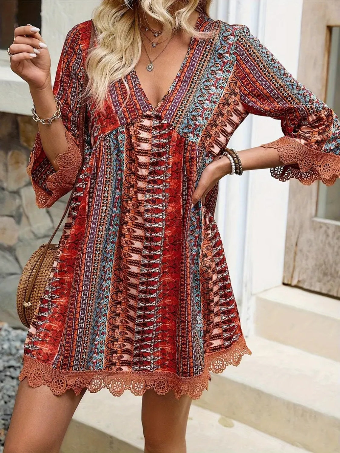 Jurk dames met kantrand en boho print in Roest