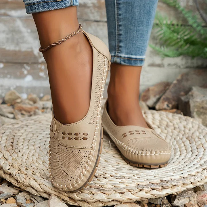 Orthopedische platte schoen dames beige - achterkant antislip zool