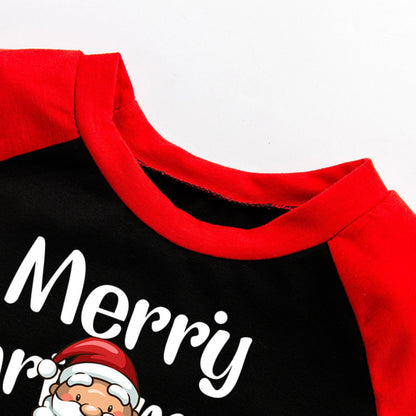 Kerstpyjama voor het hele gezin met kerstmanprint en witte rendierbroek