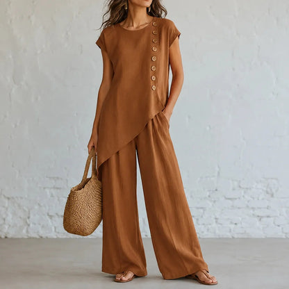 Tweedelige set dames met schuine zoom in Cognac