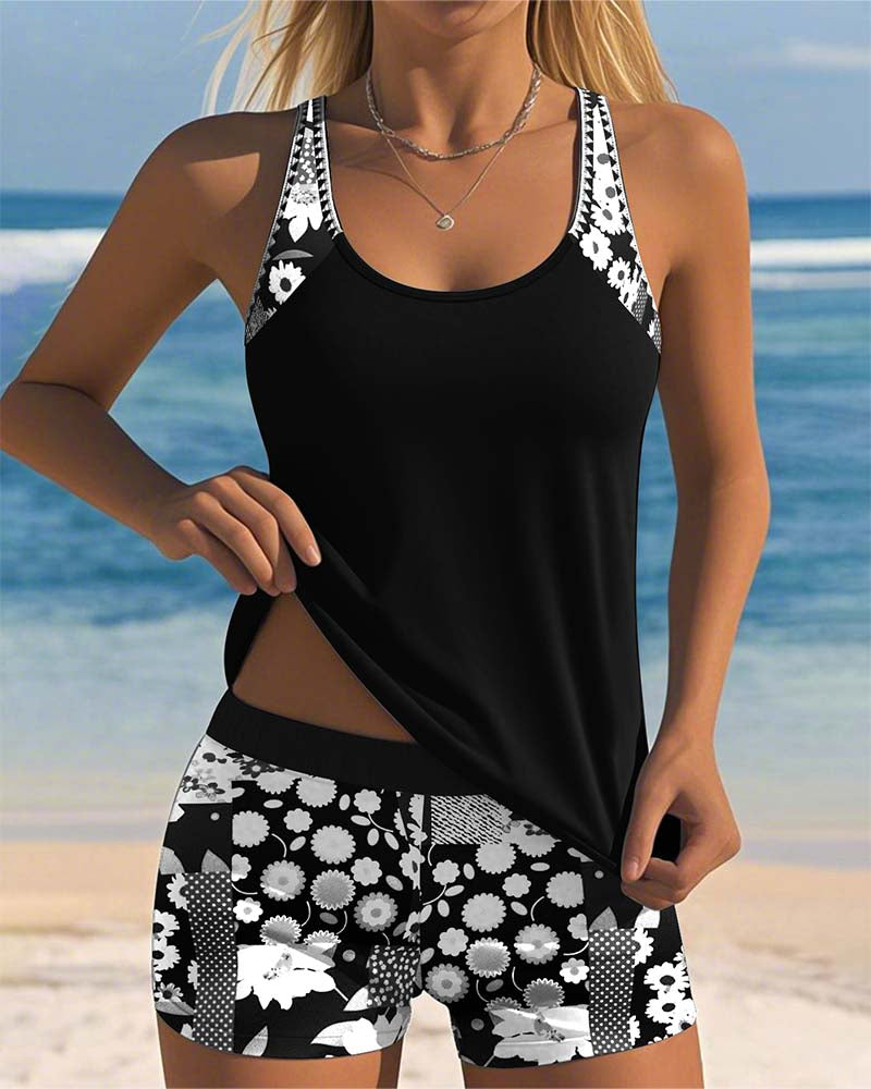 Zwemset dames in lichtblauw bloemen - tankini top en shorts voor zomervakantie