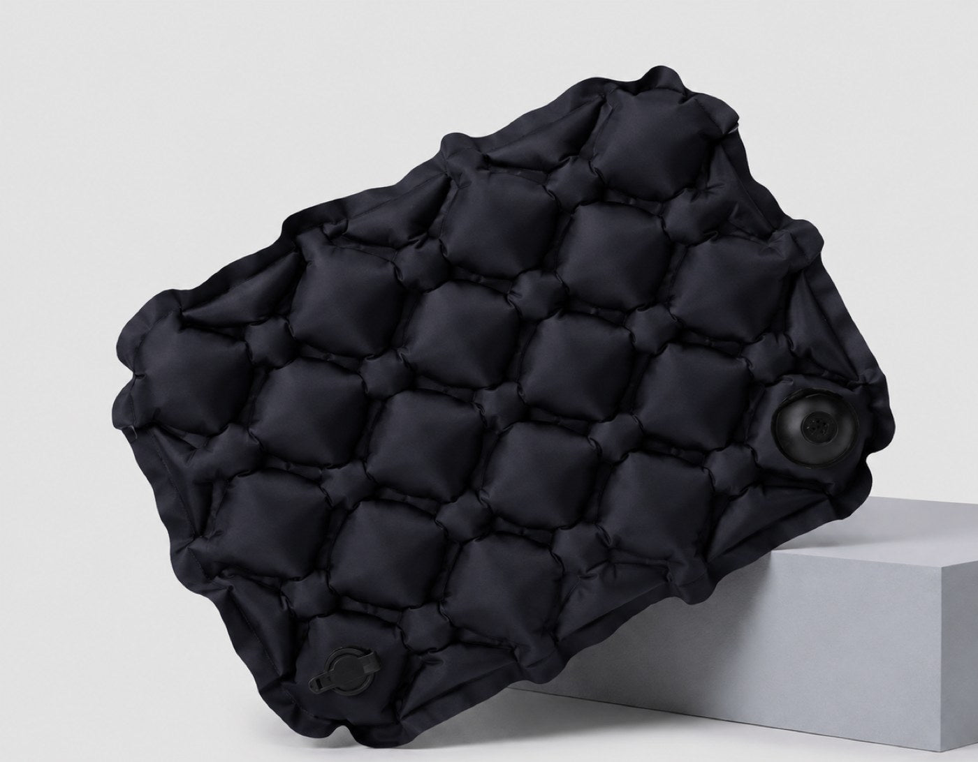 Opblaasbaar zitkussen - 90 gram, compact in zwart