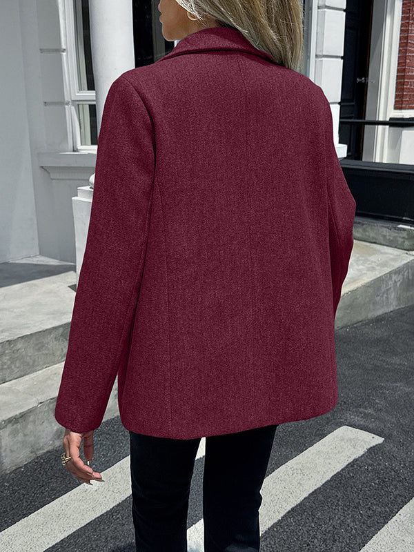 Damesblazer in wollook met revers en twee kleppenzakken