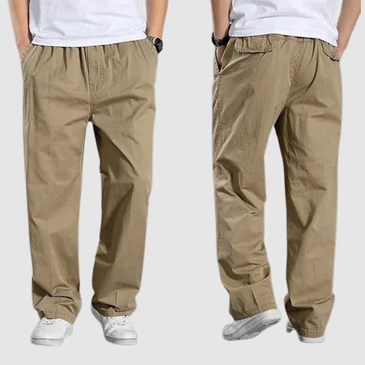 Wijde broek heren in khaki, voor- en achteraanzicht met schuine steekzakken