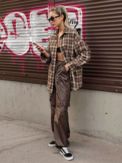 Oversized bruin geruit overshirt met contrastkraag en borstzakken
