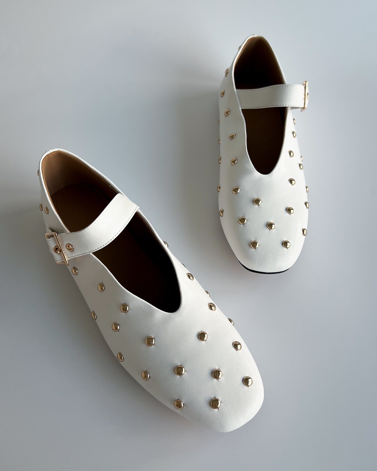 Dames Slingback Flats - Retro Gesp & Rivet Design - Tijdloze Elegantie