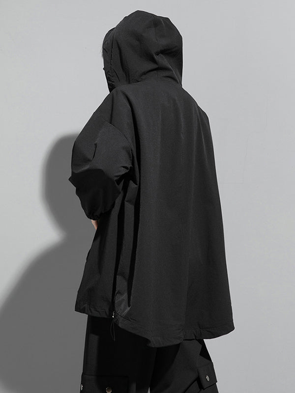 Oversized zwart damesjack met diagonale rits en capuchon
