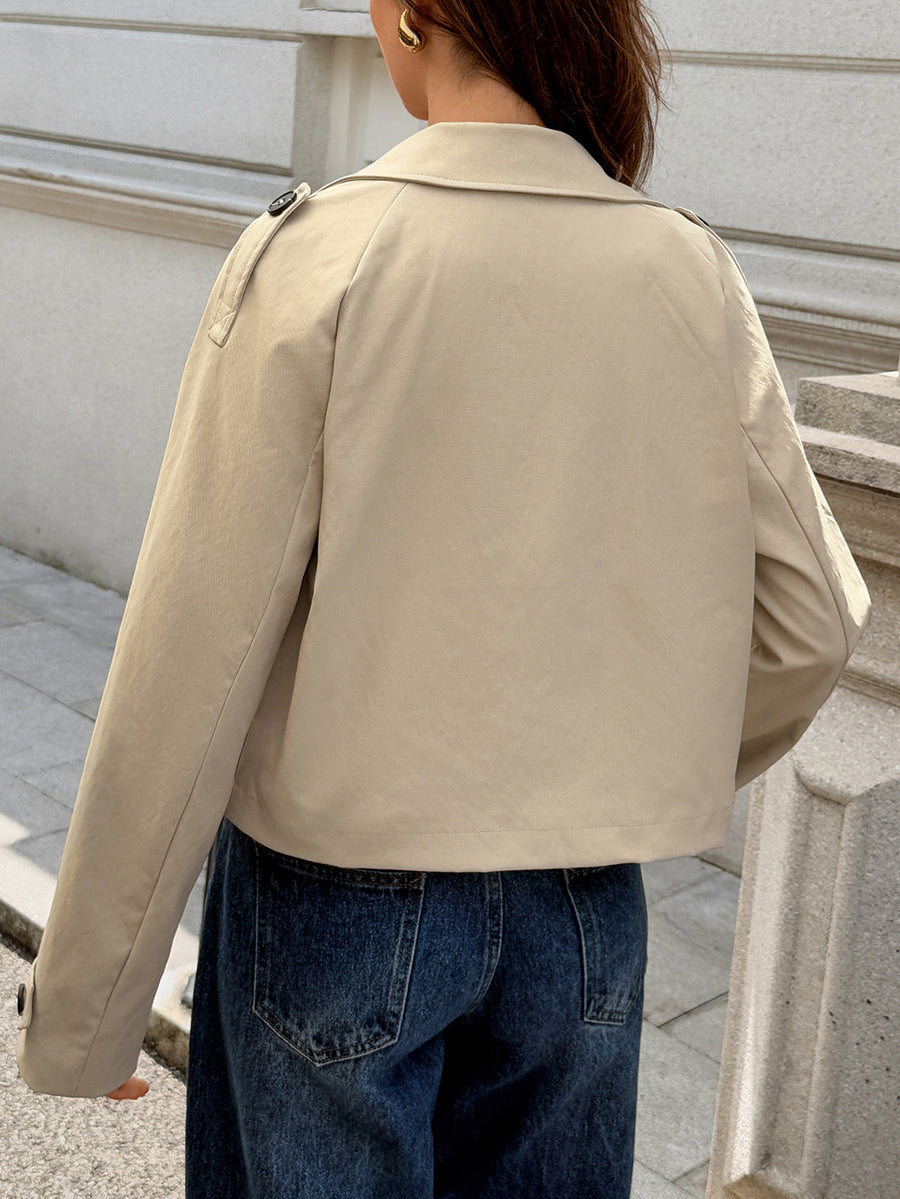 Cropped trenchjack dames met brede revers en twee rijen knopen