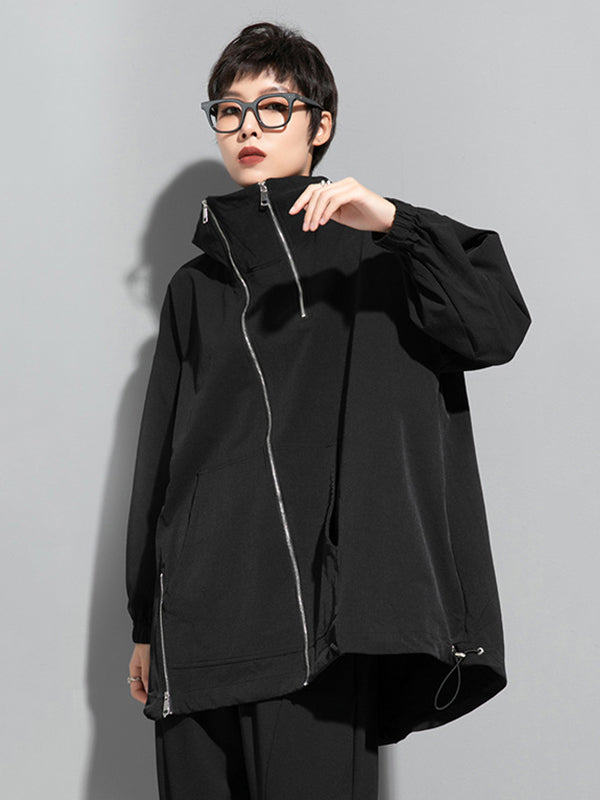 Oversized zwart damesjack met diagonale rits en capuchon