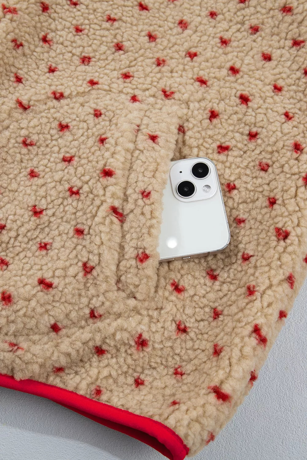 Fleece trui dames met hartjes - detailfoto