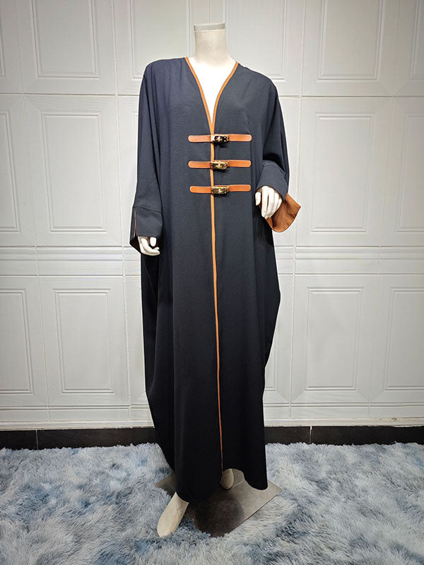 Enkellange open damesabaya met contrastbies en goudkleurige sluitingen