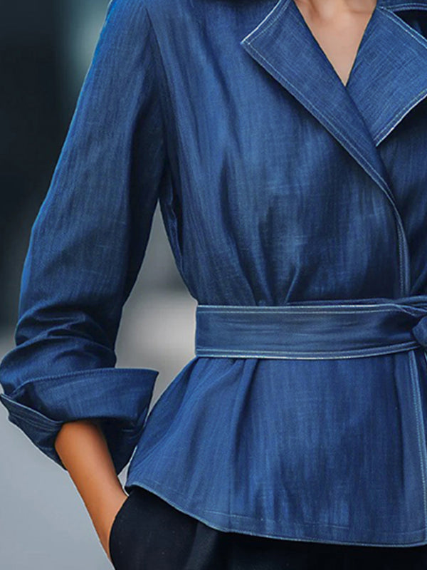 Blauw spijkerjack dames met brede revers en ceintuur