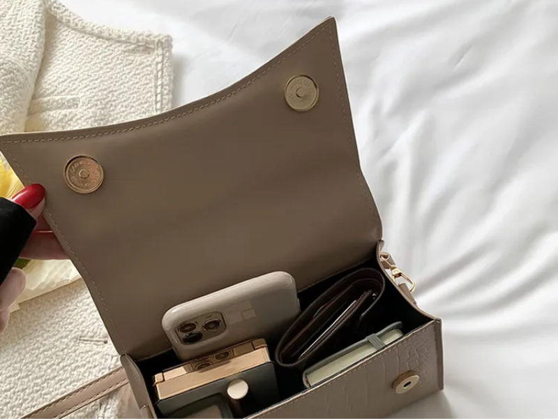 PU-Leren Handtas – Klassiek & Stijlvol Design met Crossbodyband en Duurzame Afwerking