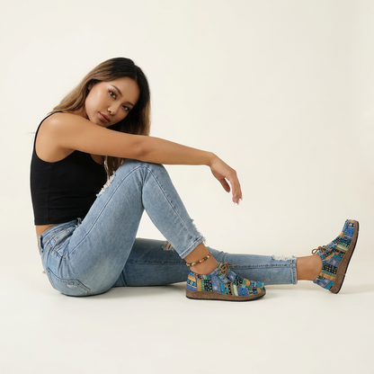 Sneakers dames met patchworkprint - draagbeeld
