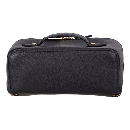 Roze leren beautycase van 25 cm, dicht, driekwart aanzicht met handvat