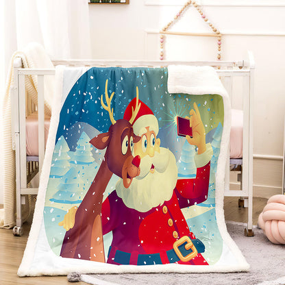 Fleece kerstdeken met kerstprint en witte teddy achterkant - kerstman en rendier