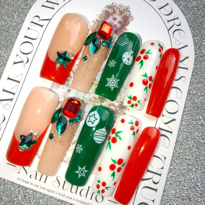 3D kerstnagels met kerstfiguurtjes en strikjes op een sierkaartje - rood-groen met steentjes