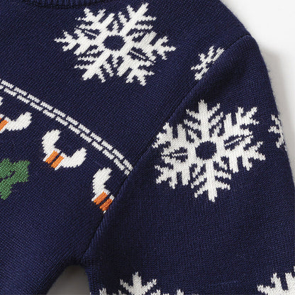 Gebreide kersttrui voor kinderen met kerstmotief op de voorkant