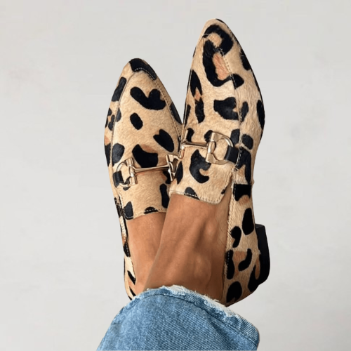 Loafers – Stoere & Stijlvolle Instapschoenen met Metalen Detail en Zacht Voetbed