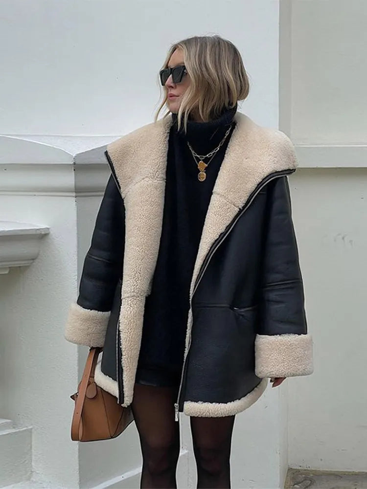 Dames Oversized Jas van Kunstleer - Warm en Stijlvol met Shearling Details