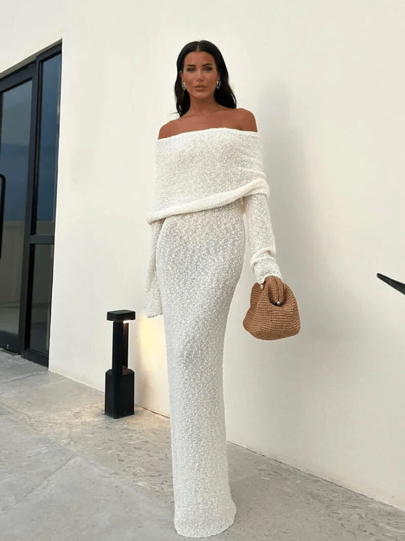 Geribbelde Bouclé Jurk - Off-the-Shoulder Design met Uitlopende Mouwen - maxi-jurk