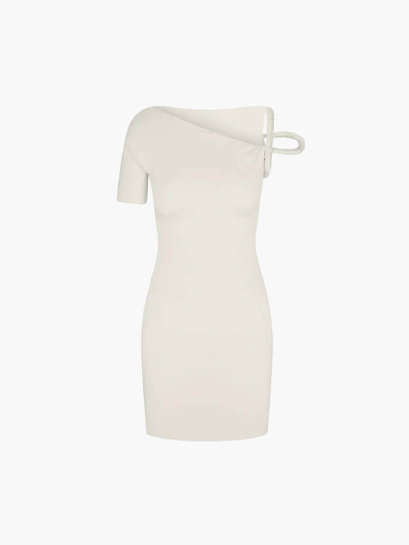 Gedraaide Kylie Mini-jurk - Asymmetrische Off-the-Shoulder met Twistdetail