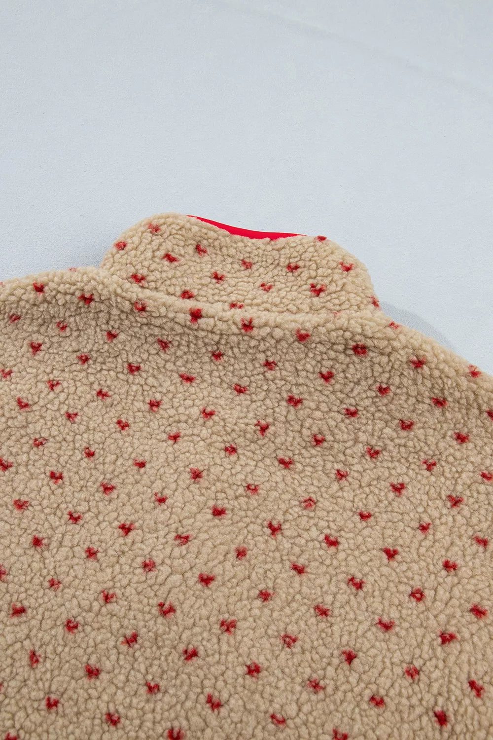 Fleece trui dames met hartjes - detailfoto