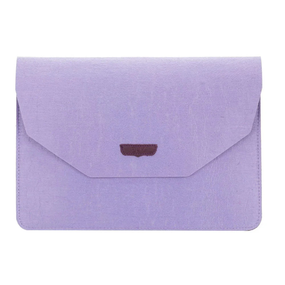Vilten laptophoes 13 inch in grijs-beige, dichtgeklapt