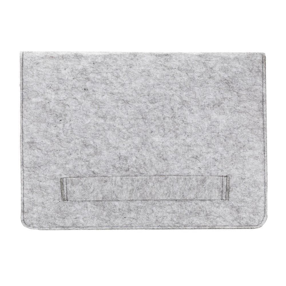Vilten laptophoes 13 inch open, met laptop erin en klittenbandsluiting