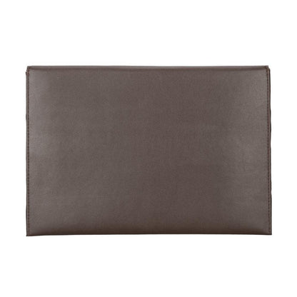Leren laptophoes 13 inch naast de 11 inch om het formaat te tonen