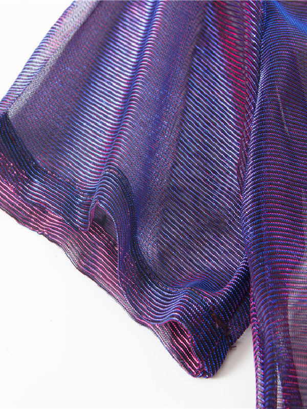 Ruimvallende doorschijnende damesblouse met glanzende finish en korte mouwen