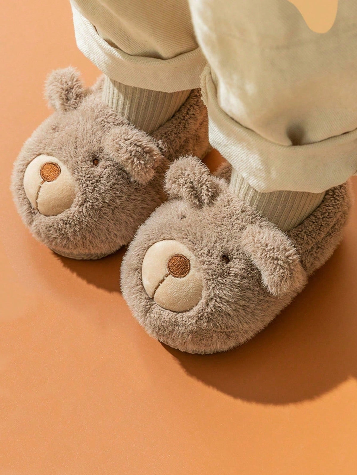 Babyslofjes van pluche met beertje en oortjes op de neus en zachte zool - beeld 4