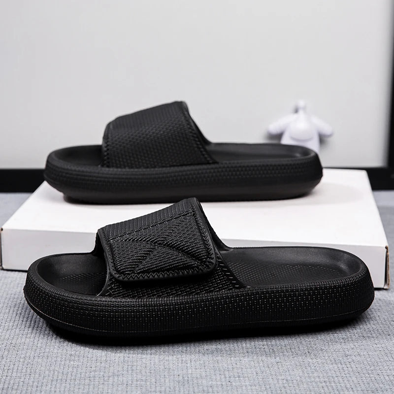 Badslippers met dikke EVA-zool en een brede band met klittenband - zwart