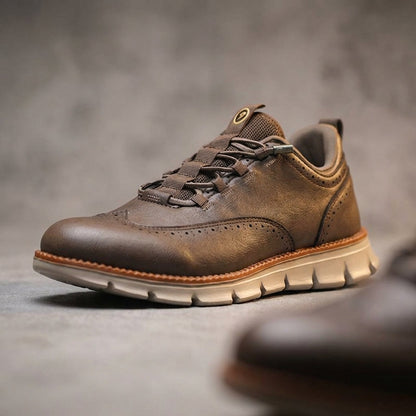 Brogue herensneakers in gladde leerlook met elastische veters door lusjes en profielzool - beeld 10