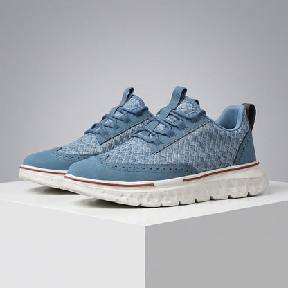 Brogue herensneakers in leerlook met geperst vlechtmotief en diep ingesneden profielzool - lichtblauw