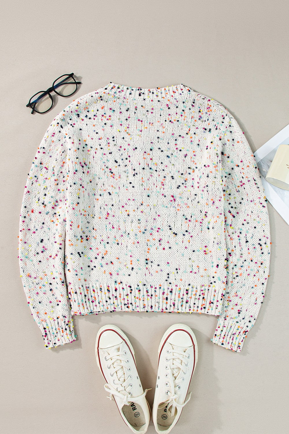 Gespikkeld vest dames met knopen - detailfoto