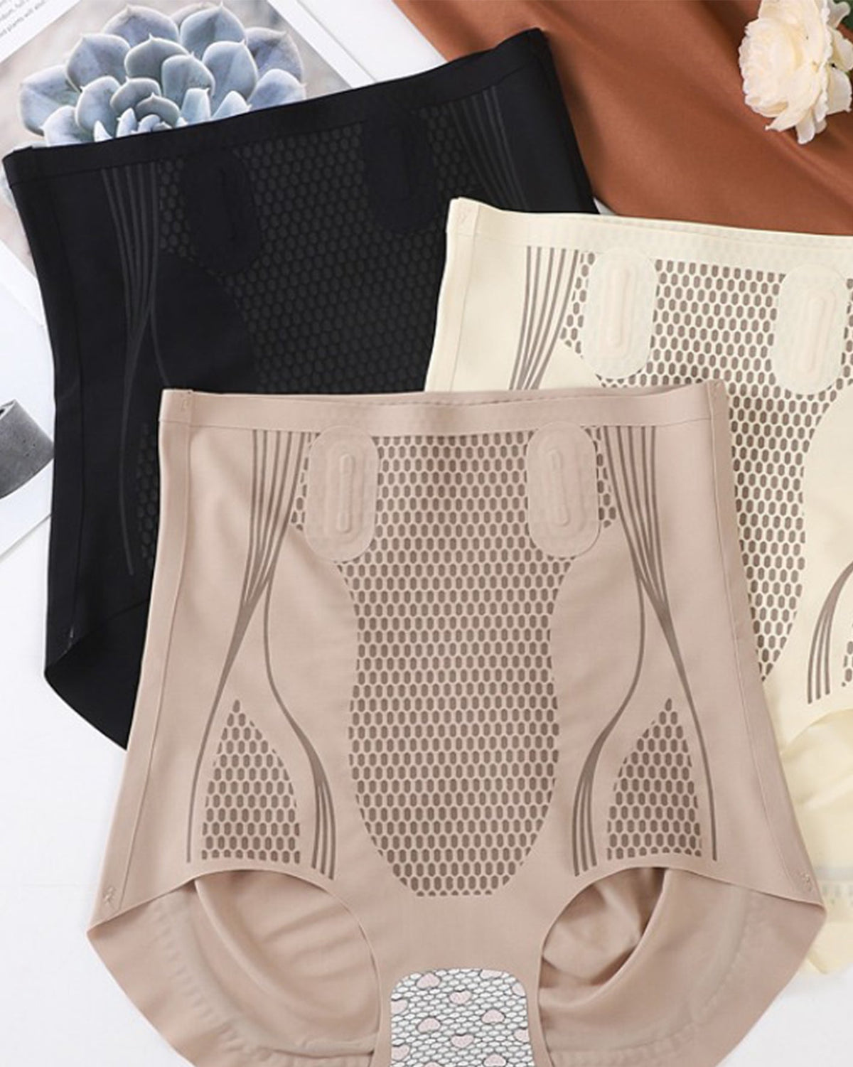 Corrigerende slip met hoge taille in naadloos stretchbreisel met honingraatpatroon