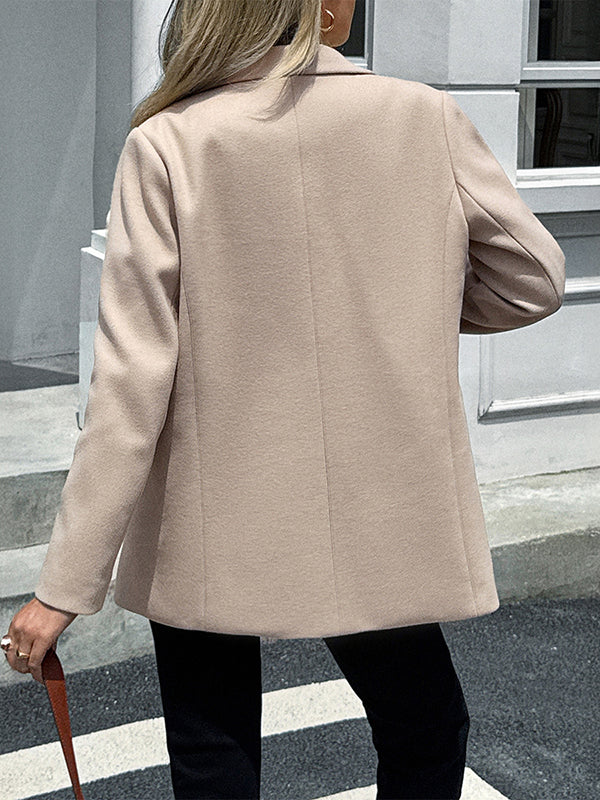 Damesblazer in wollook met revers en twee kleppenzakken