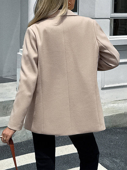 Damesblazer in wollook met revers en twee kleppenzakken