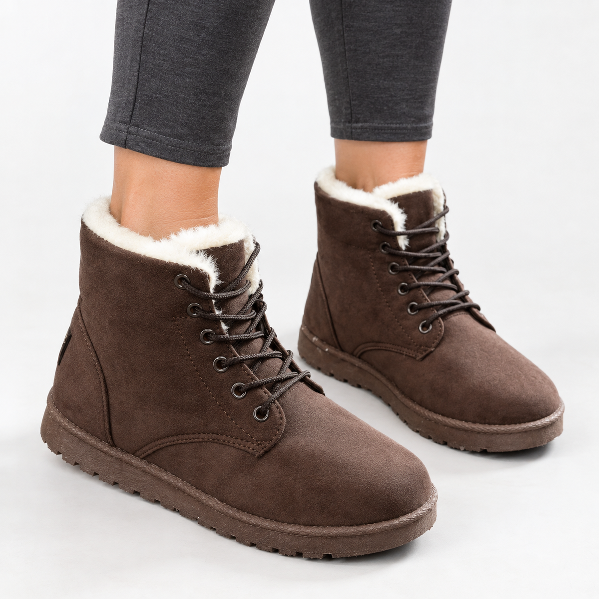 Winterlaarzen in suède look met bontkraag en veters