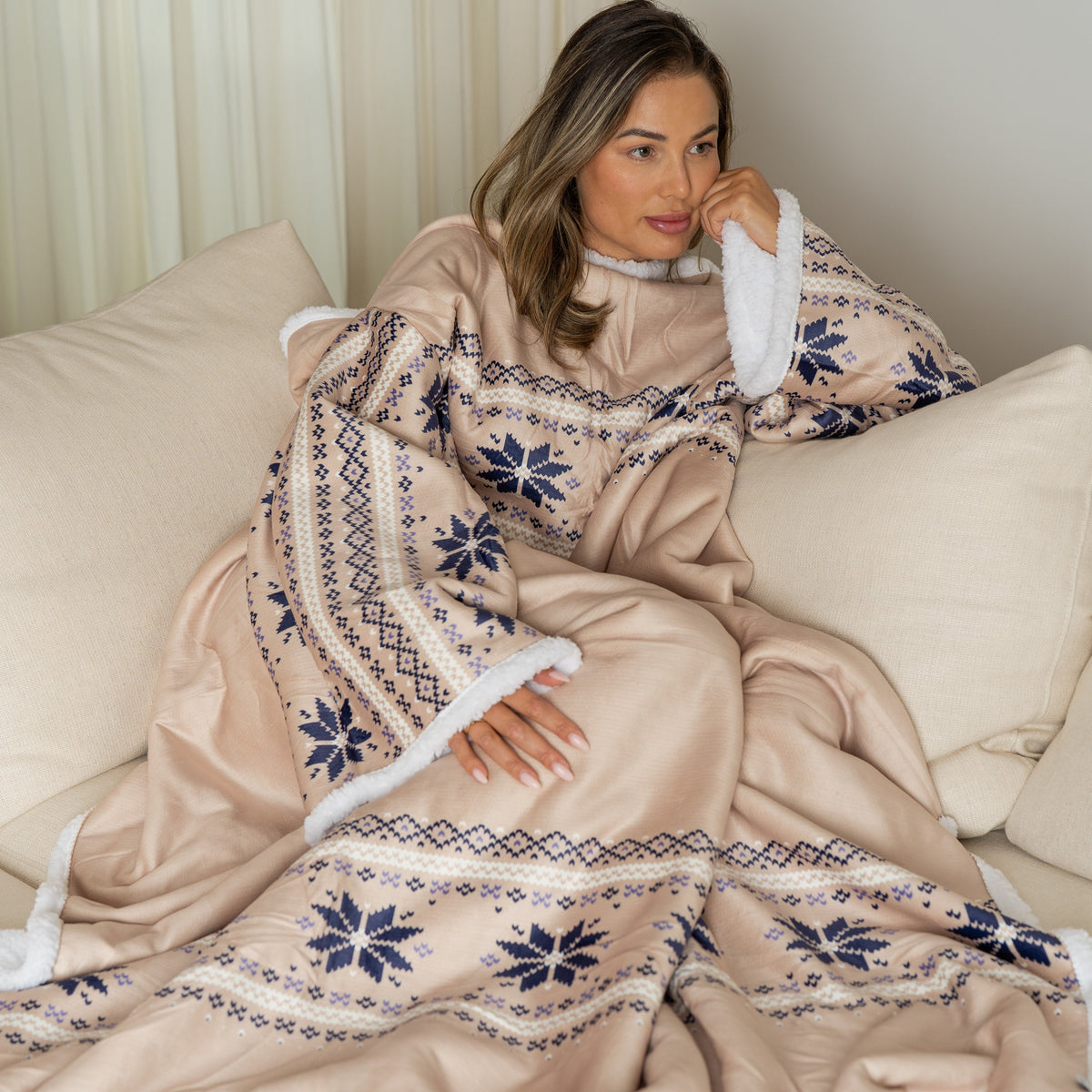 Beige Deken met Mouwen, Noors Patroon en Sherpa