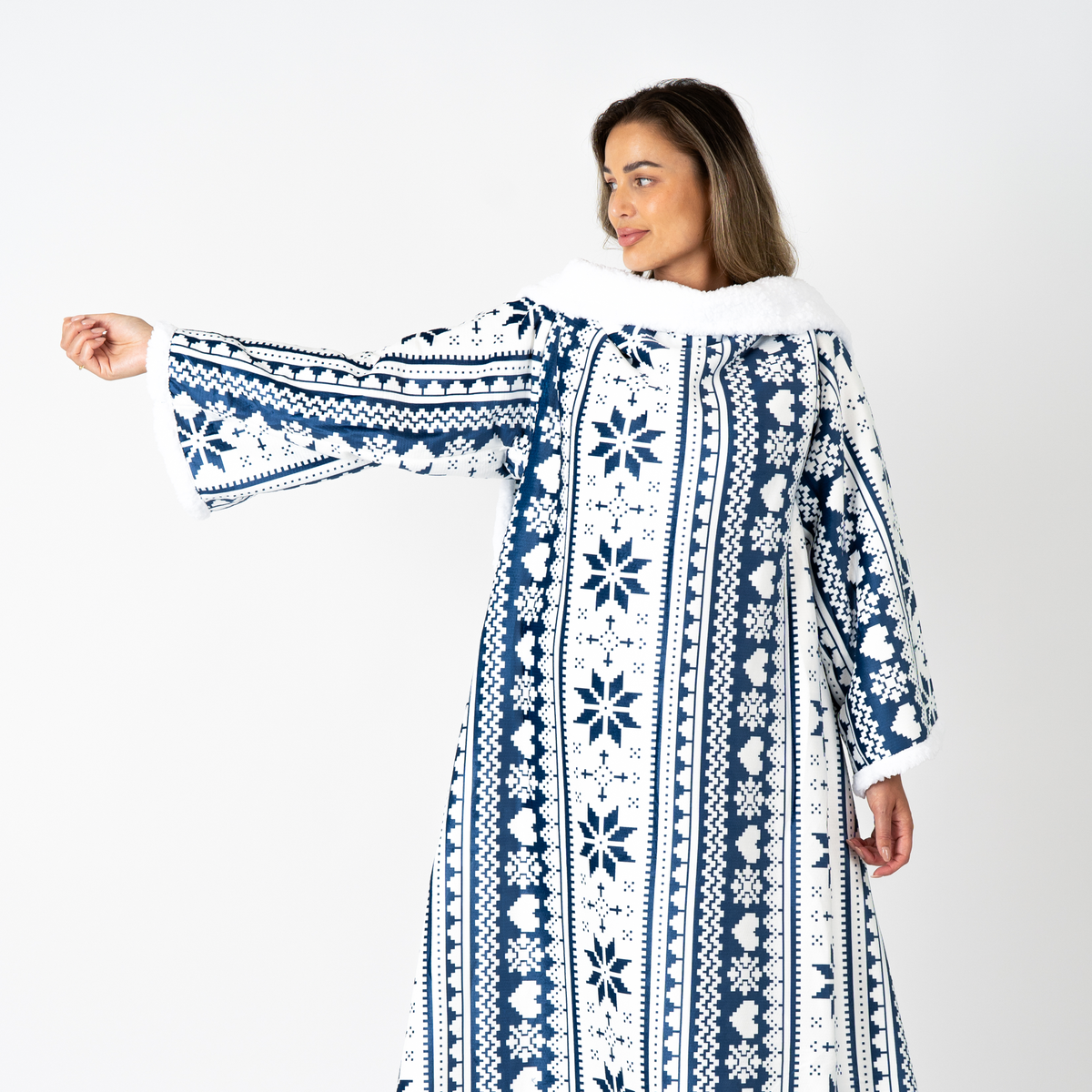 Wit-Blauwe Deken met Mouwen, Noors Patroon en Sherpa