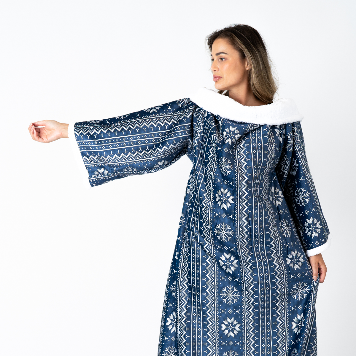 Blauwe Deken met Mouwen, Noors Patroon en Sherpa