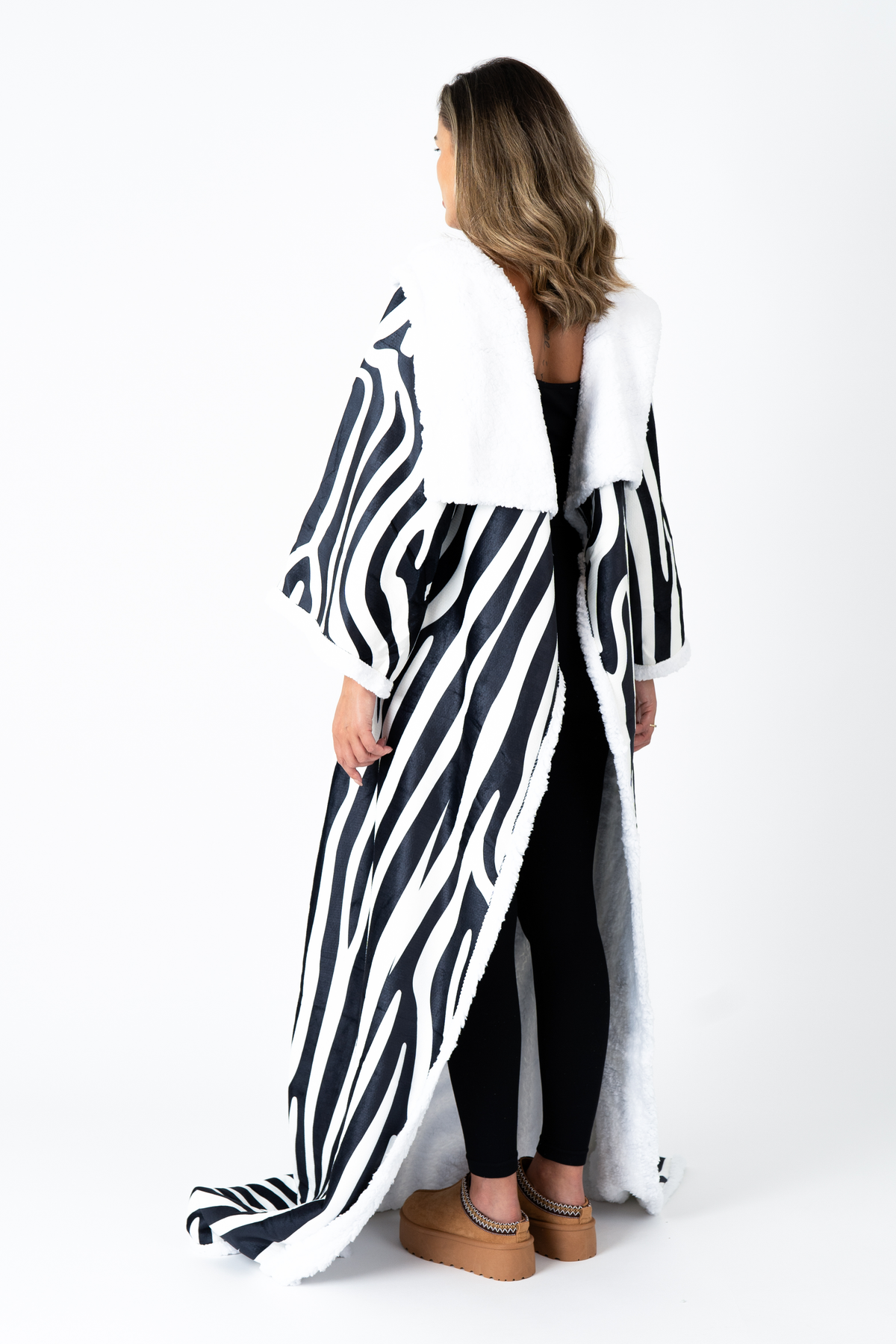 Zebraprint Deken met Mouwen en Witte Sherpavoering