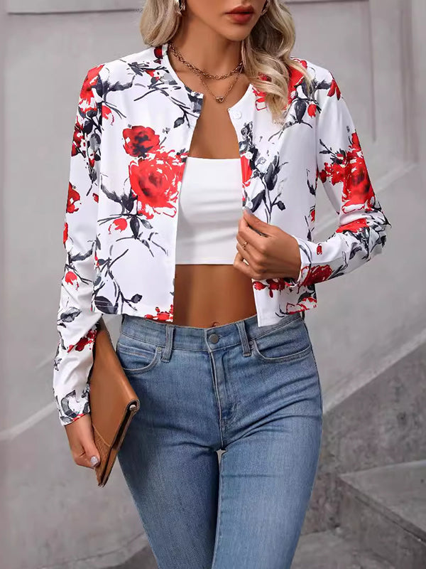 Cropped damesjack met rode rozenprint op wit en open voorkant