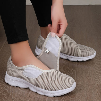 Diabetesschoenen voor dames van mesh met brede klittenbandklep en witte of zwarte zool - beige